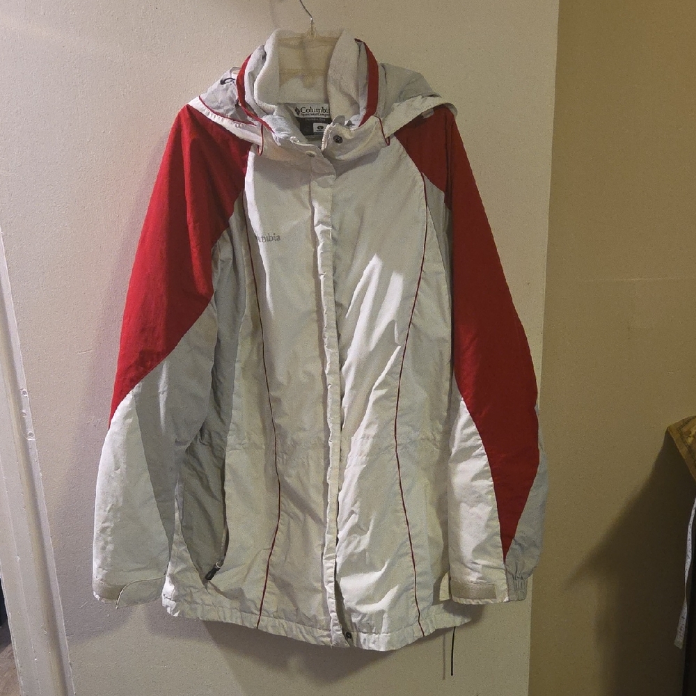 Columbia Women's Red and White Ski Jacket